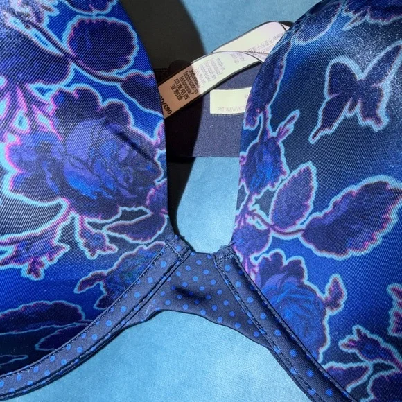 Victoria's Secret Navy Floral Bra - Picture 3 of 6